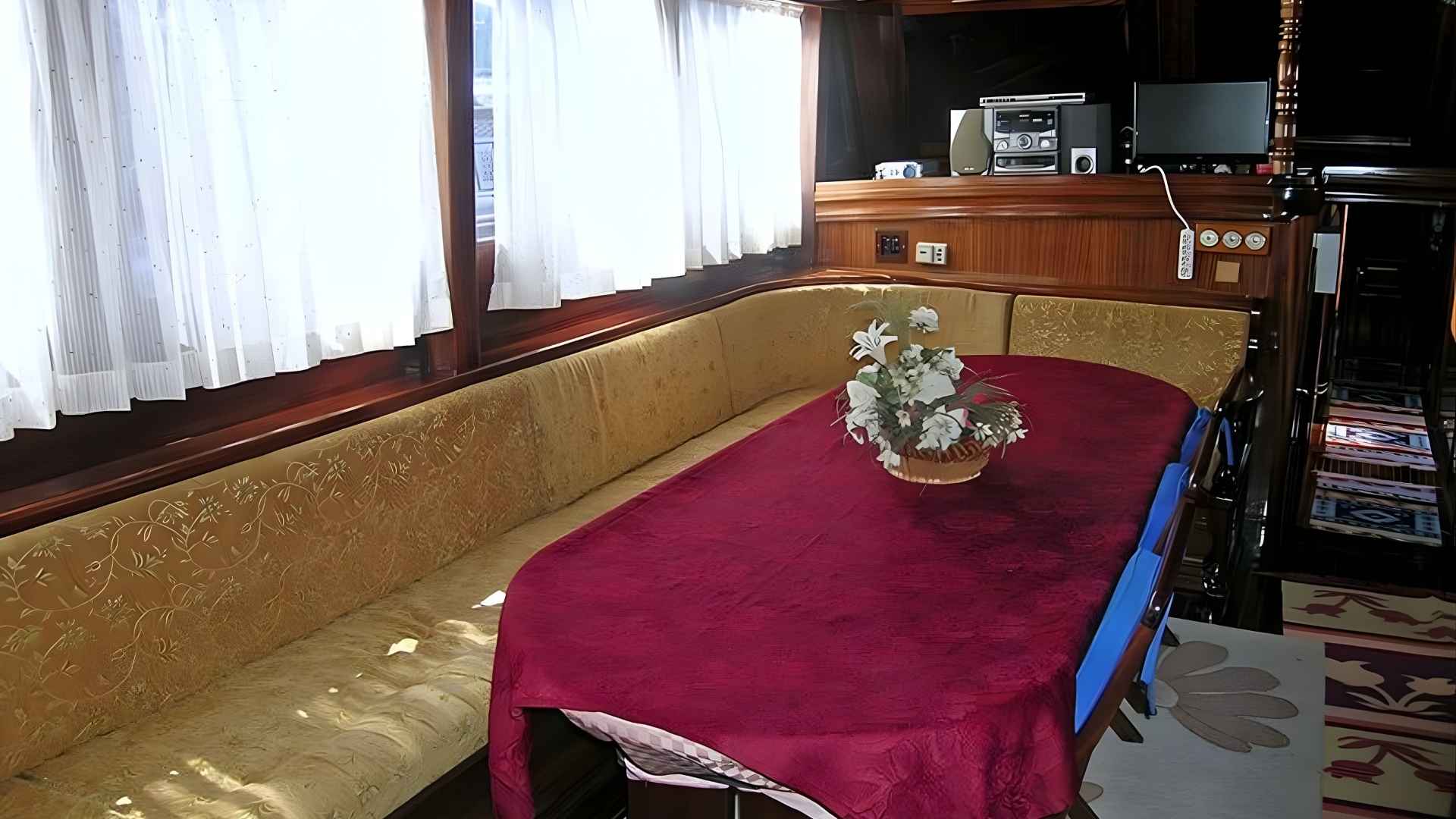 30 Metrelik Konfor, 16 Kişiye Kadar Mavi Yolculuk Keyfi