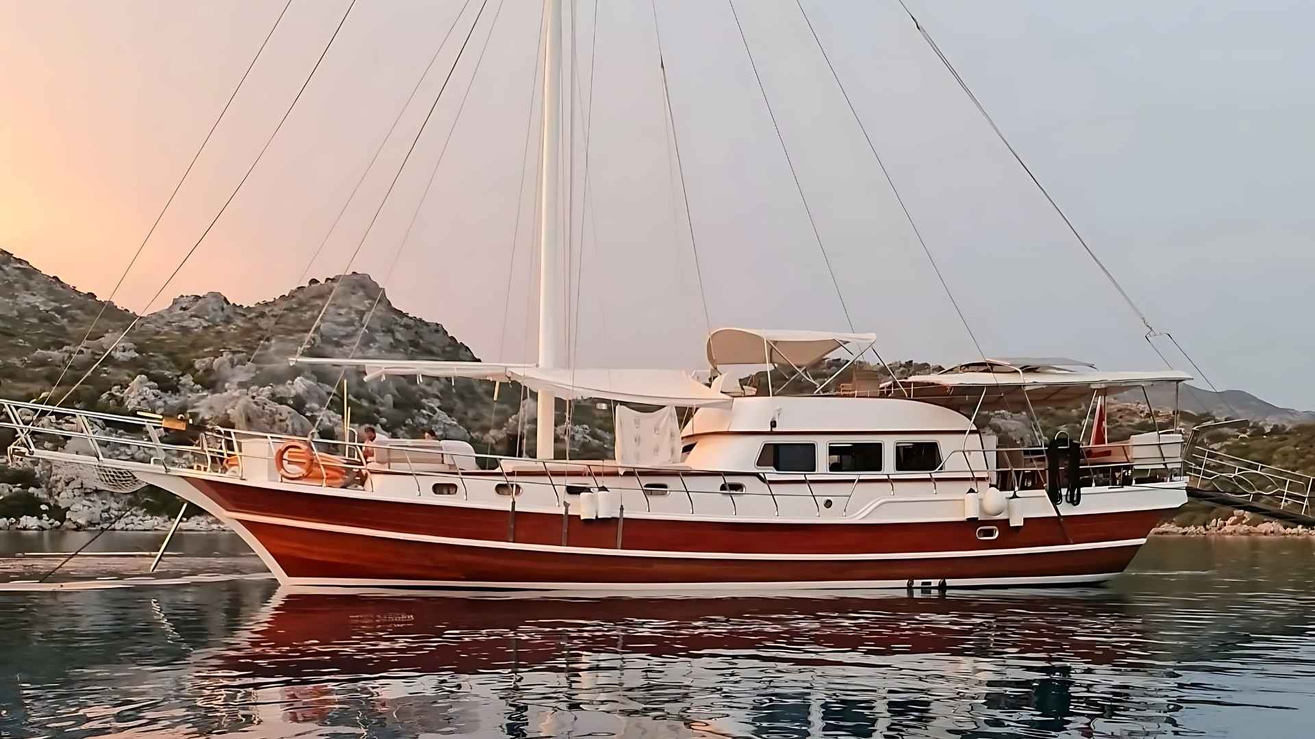 Bozburun’dan Mavi Yolculuk: 8 Kişilik Sıcacık Bir Gulet Tatili Sizi Bekliyor!