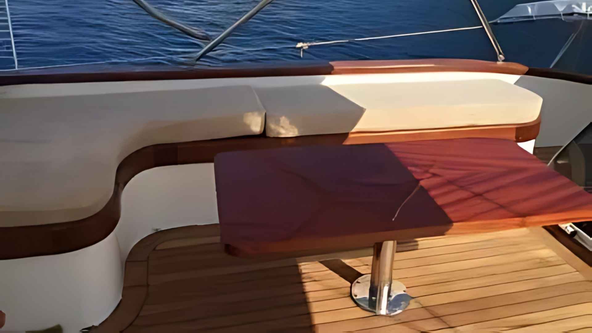 Bozburun’dan Mavi Yolculuk: 8 Kişilik Sıcacık Bir Gulet Tatili Sizi Bekliyor!