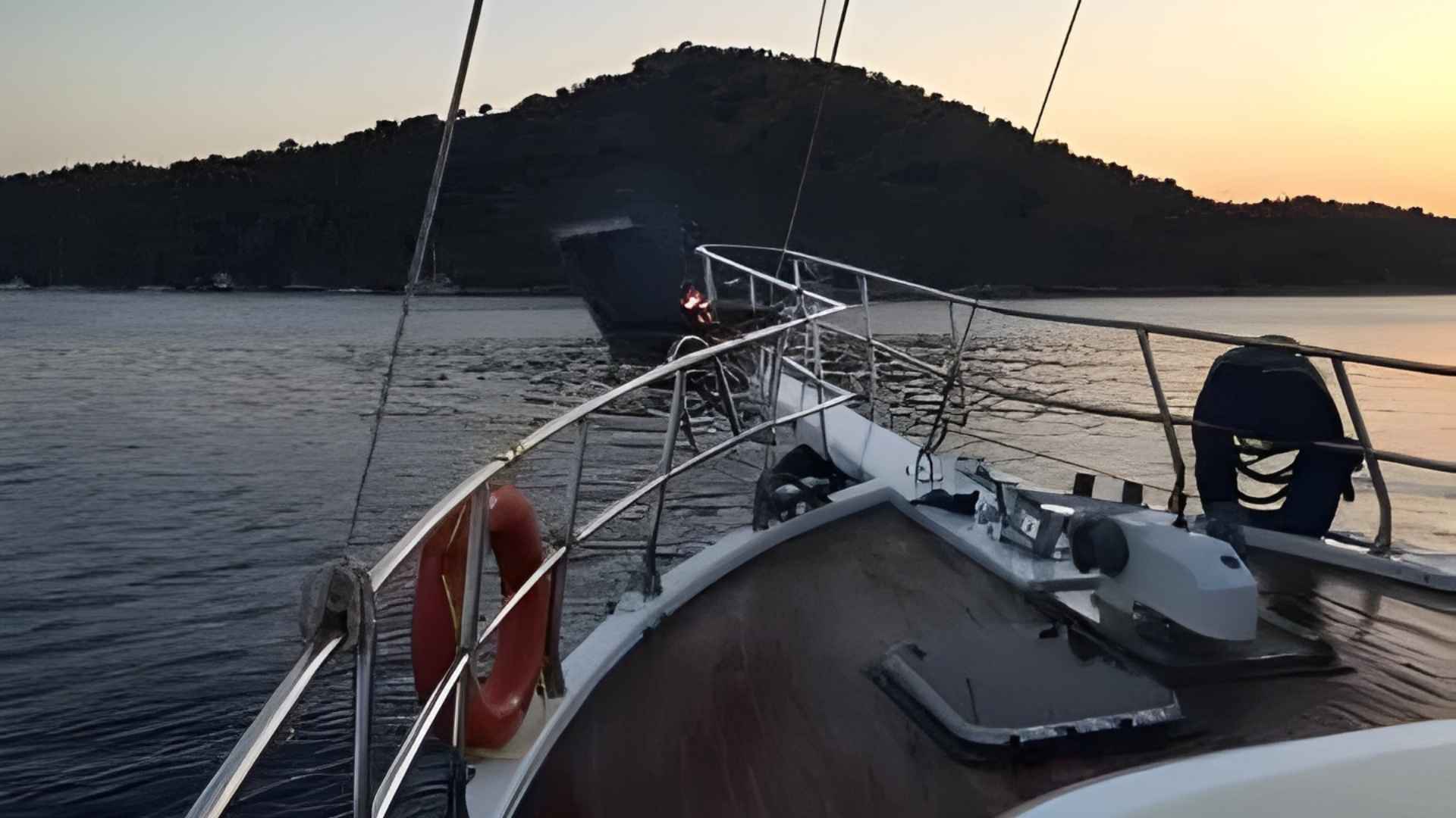 Bozburun’dan Mavi Yolculuk: 8 Kişilik Sıcacık Bir Gulet Tatili Sizi Bekliyor!